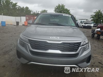 Piąte zdjęcie samochodu w środku: 2022 KIA SELTOS LX VIN:KNDEPCAA4N7271457 - miniatura