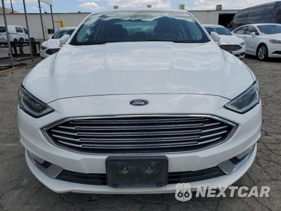 Piąte zdjęcie samochodu w środku: 2017 FORD FUSION SE HYBRID VIN:3FA6P0LU3HR409695 - miniatura