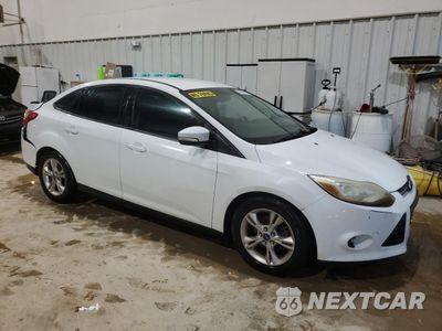 Czwarte zdjęcie samochodu z boku: 2014 FORD FOCUS SE VIN:1FADP3F25EL142007 - miniatura