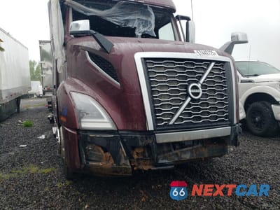 Zdjęcie 9 z 10 samochodu: 2023 VOLVO VNL SEMI TRUCK VIN:4V4NC9EH6PN323972 - miniatura