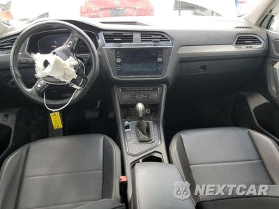 Zdjęcie 8 z 16 samochodu: 2020 VOLKSWAGEN TIGUAN SE VIN:3VV3B7AX3LM107221 - miniatura