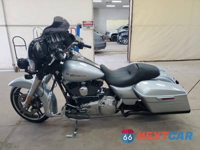 Trzecie zdjęcie samochodu z tyłu: 2015 HARLEY-DAVIDSON FLHXS STREET GLIDE SPECIAL VIN:1HD1KRM18FB691781 - miniatura