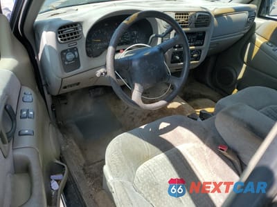 Zdjęcie 8 z 14 samochodu: 2000 CHEVROLET S TRUCK S10 VIN:1GCCS19W9YK107147 - miniatura