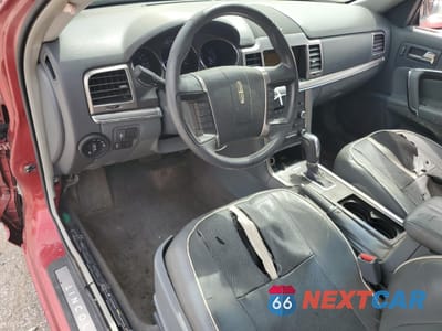 Zdjęcie 8 z 13 samochodu: 2010 LINCOLN MKZ VIN:3LNHL2GC8AR753925 - miniatura