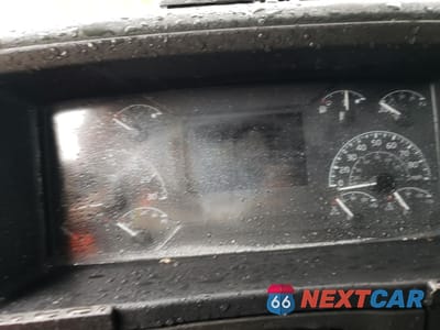 Zdjęcie 8 z 10 samochodu: 2023 VOLVO VNL SEMI TRUCK VIN:4V4NC9EH6PN323972 - miniatura