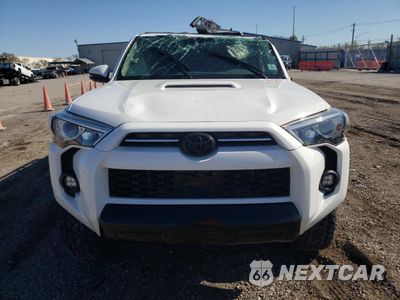 Piąte zdjęcie samochodu w środku: 2020 TOYOTA 4RUNNER SR5/SR5 PREMIUM VIN:JTEBU5JR2L5810319 - miniatura