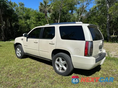 Trzecie zdjęcie samochodu z tyłu: 2013 CADILLAC ESCALADE PREMIUM VIN:1GYS3CEF2DR318728 - miniatura
