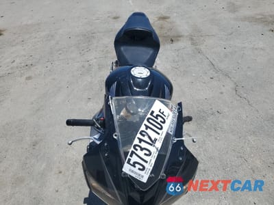 Piąte zdjęcie samochodu w środku: 2017 HONDA CBR600 RR VIN:JH2PC40009K203170 - miniatura