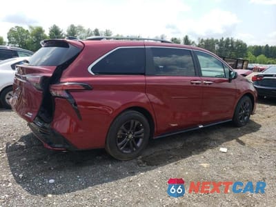 Trzecie zdjęcie samochodu z tyłu: 2024 TOYOTA SIENNA XSE VIN:5TDDSKFC9RS146898 - miniatura