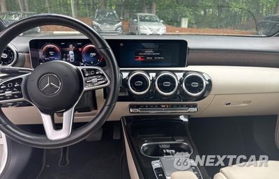 Zdjęcie 9 z 11 samochodu: 2019 MERCEDES-BENZ A 220 4MATIC VIN:WDD3G4FB9KW026367 - miniatura