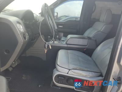 Zdjęcie 7 z 14 samochodu: 2006 LINCOLN MARK LT VIN:5LTPW18576FJ03809 - miniatura