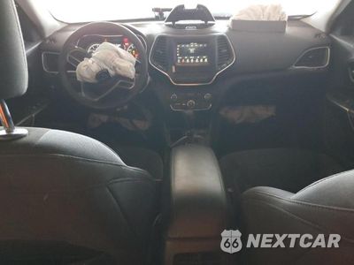 Zdjęcie 8 z 13 samochodu: 2020 JEEP CHEROKEE LATITUDE VIN:1C4PJLCB7LD596554 - miniatura