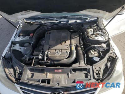 Zdjęcie 11 z 12 samochodu: 2014 MERCEDES-BENZ C 250 VIN:WDDGF4HB3ER306726 - miniatura