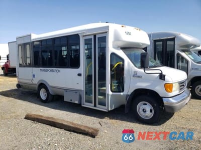 2007 FORD ECONOLINE E450 SUPER DUTY CUTAWAY VAN 1FDXE45S47DB29942 - główne zdjęcie licytacji z USA - miniatura