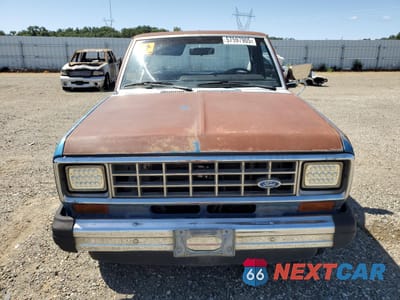 Piąte zdjęcie samochodu w środku: 1984 FORD RANGER VIN:1FTCR10S2EUD40423 - miniatura