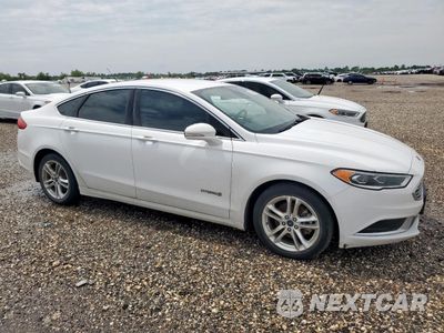 Czwarte zdjęcie samochodu z boku: 2018 FORD FUSION SE HYBRID VIN:3FA6P0LU0JR171682 - miniatura