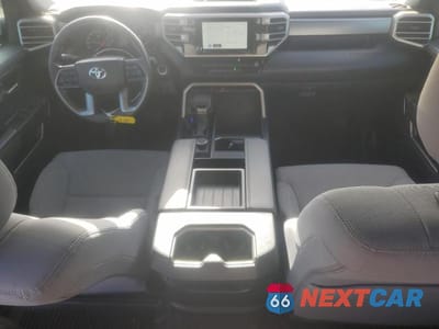 Zdjęcie 8 z 12 samochodu: 2023 TOYOTA TUNDRA CREWMAX SR VIN:5TFLA5DB1PX097813 - miniatura