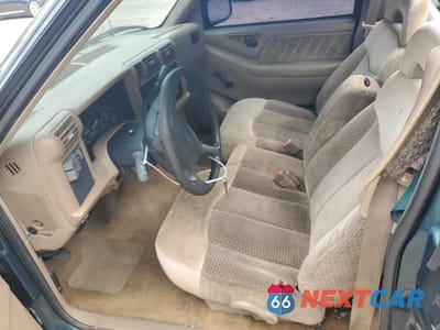 Zdjęcie 7 z 12 samochodu: 1996 GMC SONOMA VIN:1GTCS1442TK509493 - miniatura