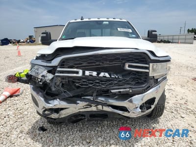 Piąte zdjęcie samochodu w środku: 2023 RAM 3500 TRADESMAN VIN:3C63RRGL1PG652131 - miniatura