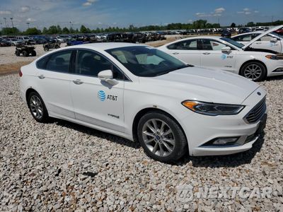 Czwarte zdjęcie samochodu z boku: 2017 FORD FUSION SE HYBRID VIN:3FA6P0LU8HR409448 - miniatura