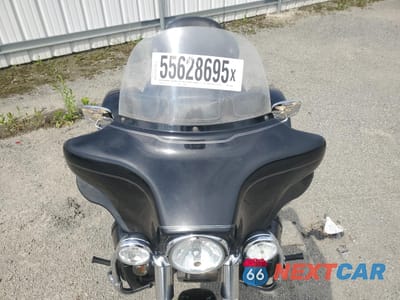 Piąte zdjęcie samochodu w środku: 2011 HARLEY-DAVIDSON FLHTCUTG VIN:1HD1MAM13BB850406 - miniatura