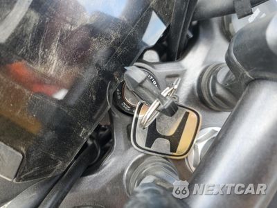 Zdjęcie 8 z 10 samochodu: 2024 HONDA CBF300 NA VIN:MLHNC5556R5401354 - miniatura