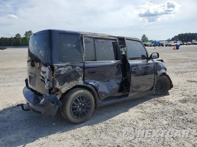 Trzecie zdjęcie samochodu z tyłu: 2006 TOYOTA SCION XB VIN:JTLKT324064077362 - miniatura