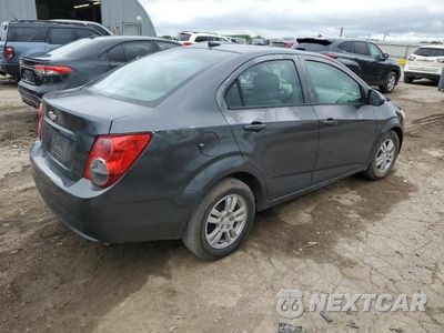 Trzecie zdjęcie samochodu z tyłu: 2012 CHEVROLET SONIC LS VIN:1G1JA5SH3C4199505 - miniatura
