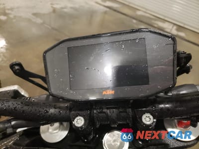 Zdjęcie 7 z 9 samochodu: 2018 KTM 1290 SUPER DUKE R VIN:VBKV39402JM981162 - miniatura