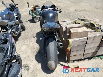 Czwarte zdjęcie samochodu z boku: 2016 KAWASAKI ZX1000 R VIN:JKAZXCR17GA000396 - miniatura