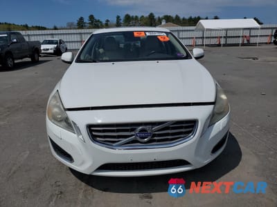 Piąte zdjęcie samochodu w środku: 2013 VOLVO S60 T5 VIN:YV1612FH6D2210414 - miniatura