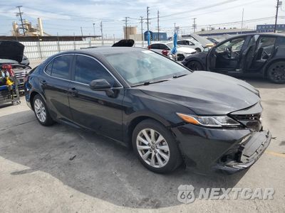 Czwarte zdjęcie samochodu z boku: 2020 TOYOTA CAMRY LE VIN:4T1C11AK6LU981914 - miniatura