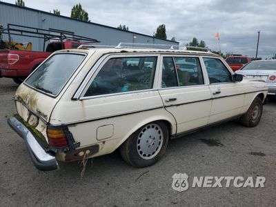 Trzecie zdjęcie samochodu z tyłu: 1982 MERCEDES-BENZ 300 TDT VIN:WDBAB93A8CN011633 - miniatura