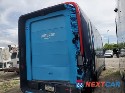 Trzecie zdjęcie samochodu z tyłu: 2023 RIVIAN EDV 700 VIN:7FCEHEB77PN006388 - miniatura