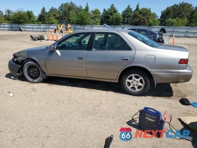 Drugie zdjęcie samochodu z przodu: 1998 TOYOTA CAMRY CE VIN:4T1BG22K4WU276113 - miniatura