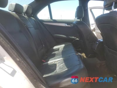 Zdjęcie 10 z 12 samochodu: 2013 MERCEDES-BENZ C 250 VIN:WDDGF4HB1DA851112 - miniatura