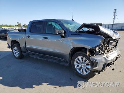 Czwarte zdjęcie samochodu z boku: 2021 CHEVROLET SILVERADO C1500 CUSTOM VIN:1GCPWBEK1MZ254336 - miniatura