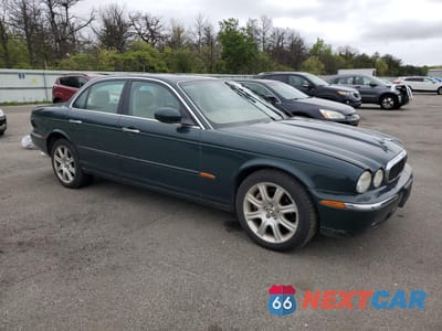 Czwarte zdjęcie samochodu z boku: 2004 JAGUAR XJ8 VIN:SAJEA71C24SG07794 - miniatura