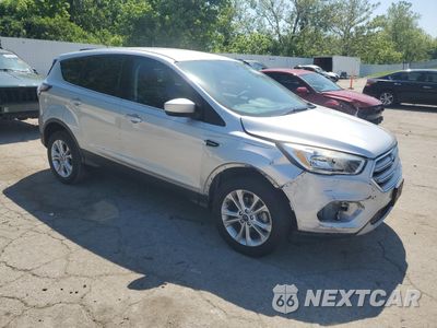 Czwarte zdjęcie samochodu z boku: 2017 FORD ESCAPE SE VIN:1FMCU0GD6HUE95007 - miniatura
