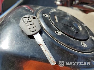 Zdjęcie 8 z 10 samochodu: 2018 KTM 390 DUKE VIN:MD2JPJ40XJC255488 - miniatura