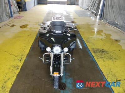 Piąte zdjęcie samochodu w środku: 2013 HARLEY-DAVIDSON FLHTCUTG TRI GLIDE ULTRA CLASSIC VIN:1HD1MAM19DB857198 - miniatura