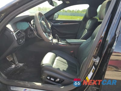 Zdjęcie 7 z 14 samochodu: 2019 BMW M550XI VIN:WBAJB9C58KB288882 - miniatura