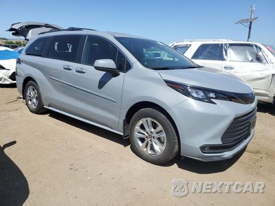 Czwarte zdjęcie samochodu z boku: 2023 TOYOTA SIENNA XSE VIN:5TDCSKFC4PS101490 - miniatura