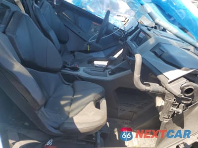 Piąte zdjęcie samochodu w środku: 2022 POLARIS RZR TURBO R PREMIUM VIN:3NSGAV923NG376383 - miniatura