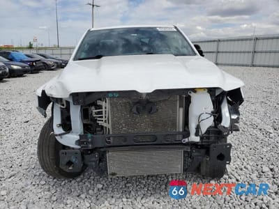 Piąte zdjęcie samochodu w środku: 2022 RAM 1500 TRADESMAN VIN:1C6SRECM5NN194553 - miniatura