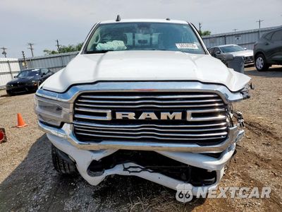 Piąte zdjęcie samochodu w środku: 2024 RAM 2500 LARAMIE VIN:3C6UR5FL1RG341106 - miniatura