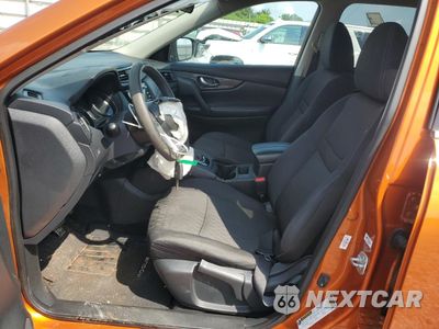 Zdjęcie 7 z 16 samochodu: 2017 NISSAN ROGUE SV VIN:5N1AT2MN8HC813380 - miniatura