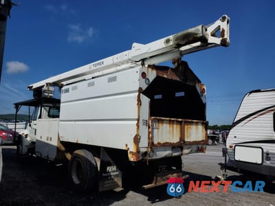 Trzecie zdjęcie samochodu z tyłu: 2009 INTERNATIONAL 4300 FORESTRY BUCKET TRUCK VIN:1HTMMAAP69H121950 - miniatura