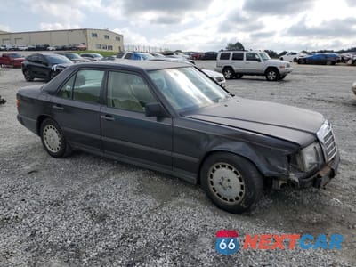 Czwarte zdjęcie samochodu z boku: 1987 MERCEDES-BENZ 300 E VIN:WDBEA30D9HA440598 - miniatura
