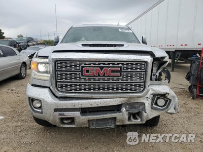 Piąte zdjęcie samochodu w środku: 2019 GMC SIERRA K2500 DENALI VIN:1GT12SEY8KF156960 - miniatura